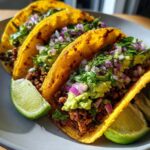 krispiga notkottstacos med avokadokram och lime