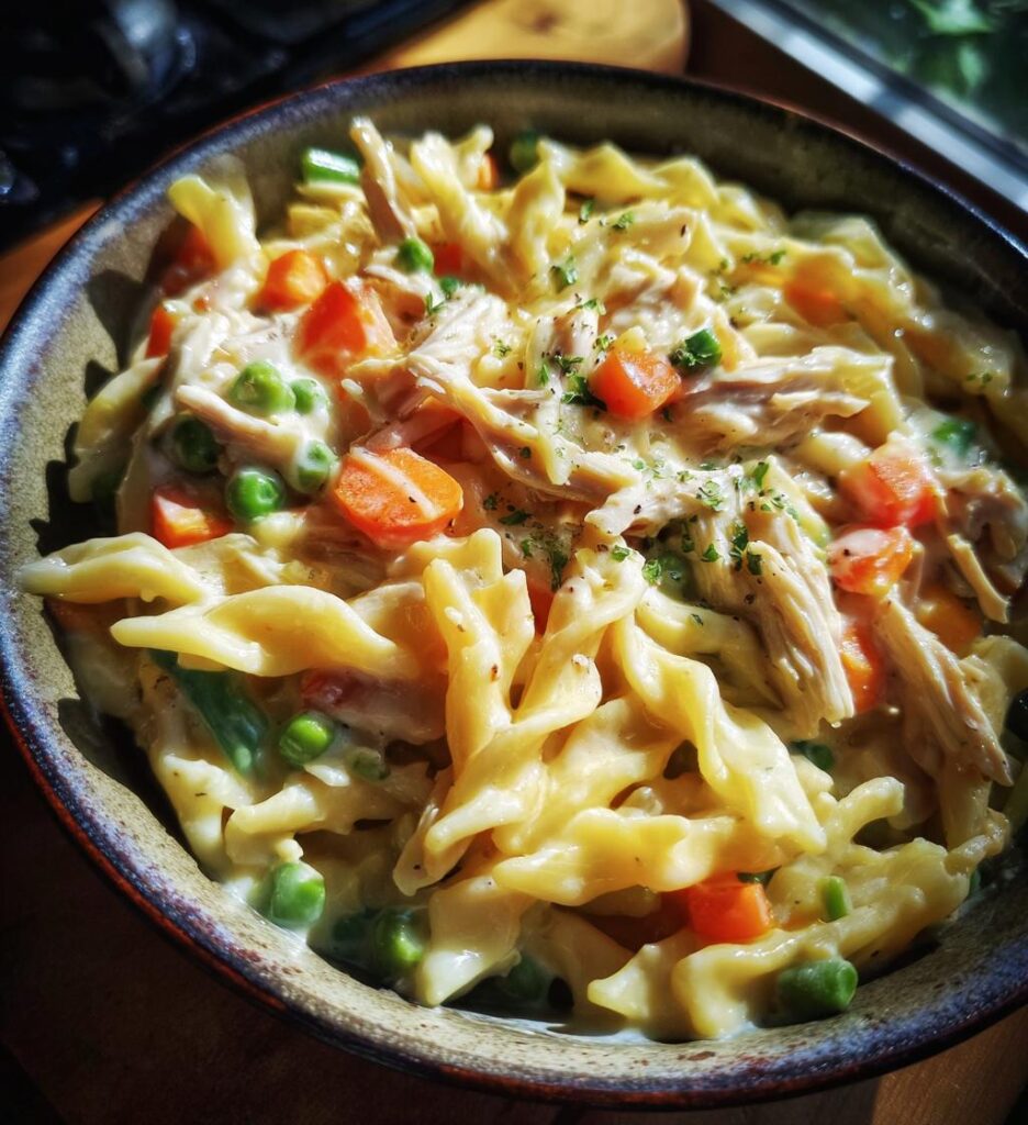 creamy chicken pot pie pasta