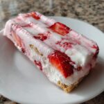 how to make strawberry shortcake ice cream bars